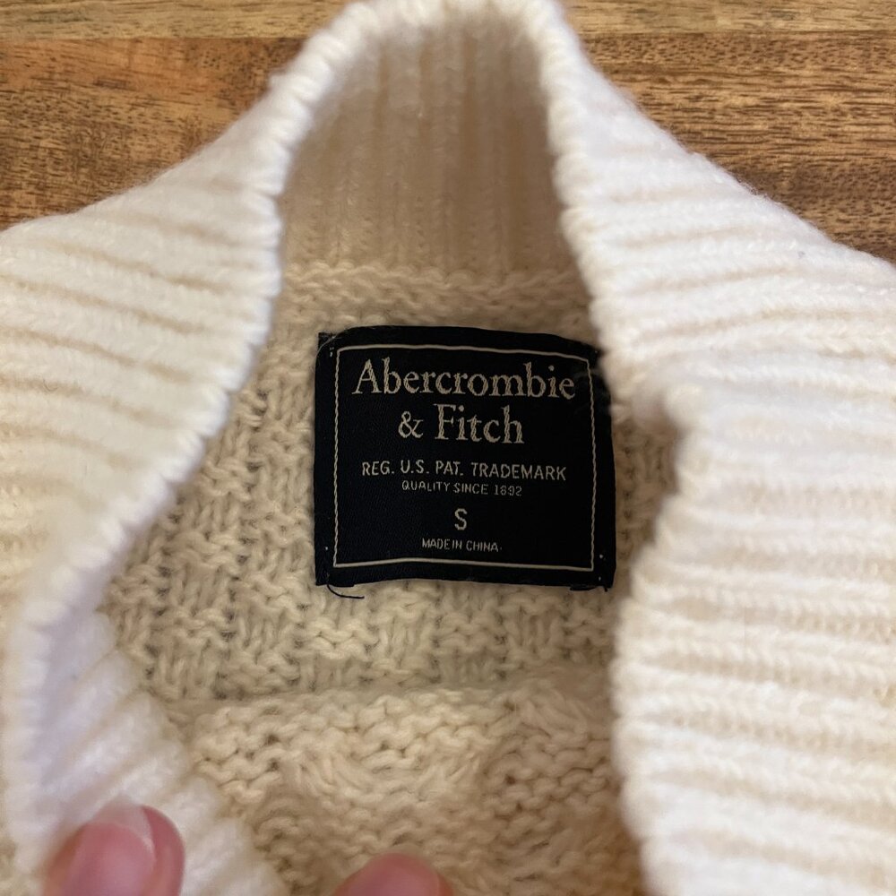 Abercrombie & Fitch Mock Neck Cable Knit Sweater S Cream - Picture 4 of 7